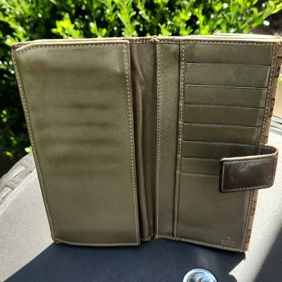 Gucci Vintage GG Monogram Wallet - Picture 6 of 10